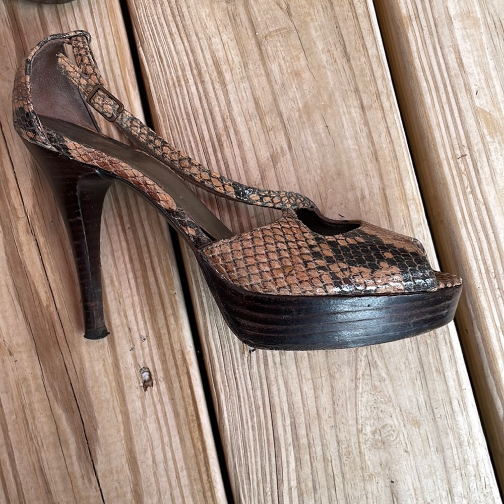 Stuart Weitzman Snakeskin Open-Toe Heels Size 6m - image 2